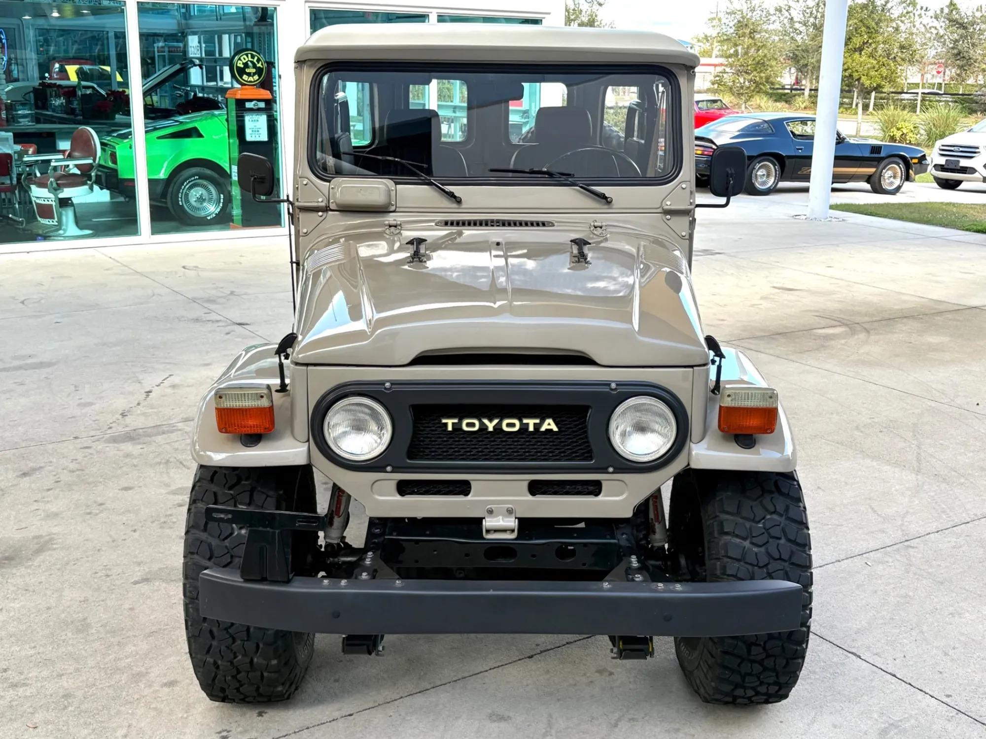 1977 Toyota Land Cruiser FJ40 - 4