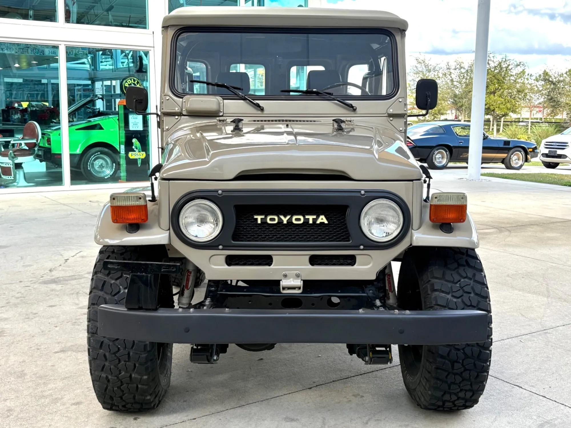 1977 Toyota Land Cruiser FJ40 - 3