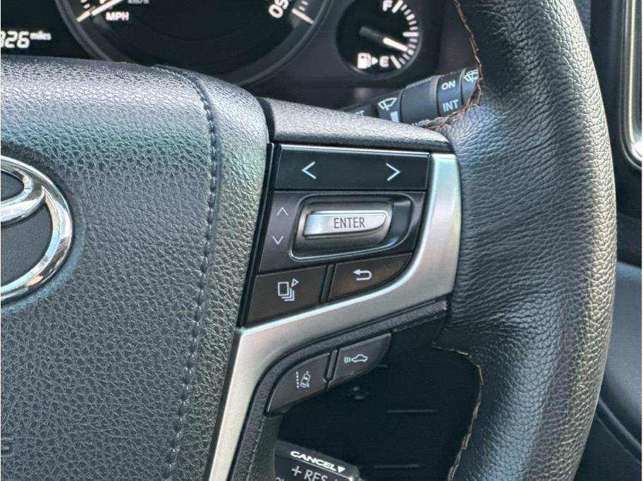 2016 Toyota Land Cruiser