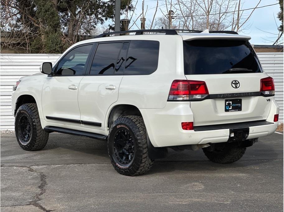 2016 Toyota Land Cruiser - 3