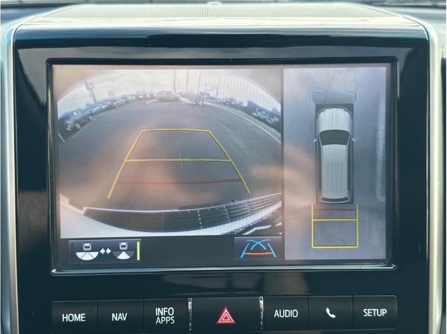 2016 Toyota Land Cruiser