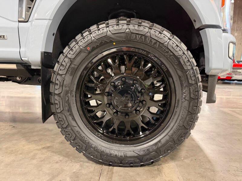 2025 Ford F-450 Super Duty Platinum