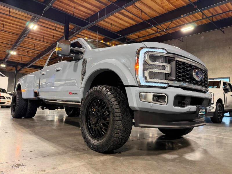 2025 Ford F-450 Super Duty Platinum