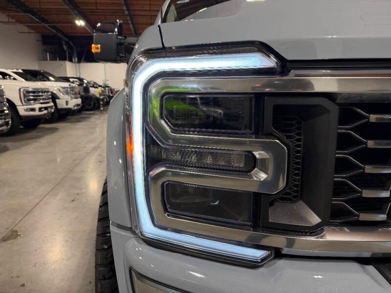 2025 Ford F-450 Super Duty Platinum