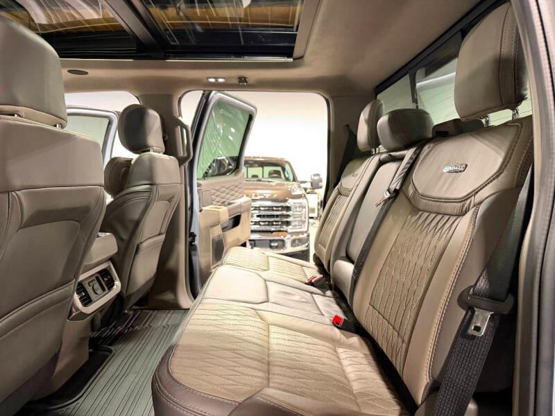 2025 Ford F-450 Super Duty Platinum