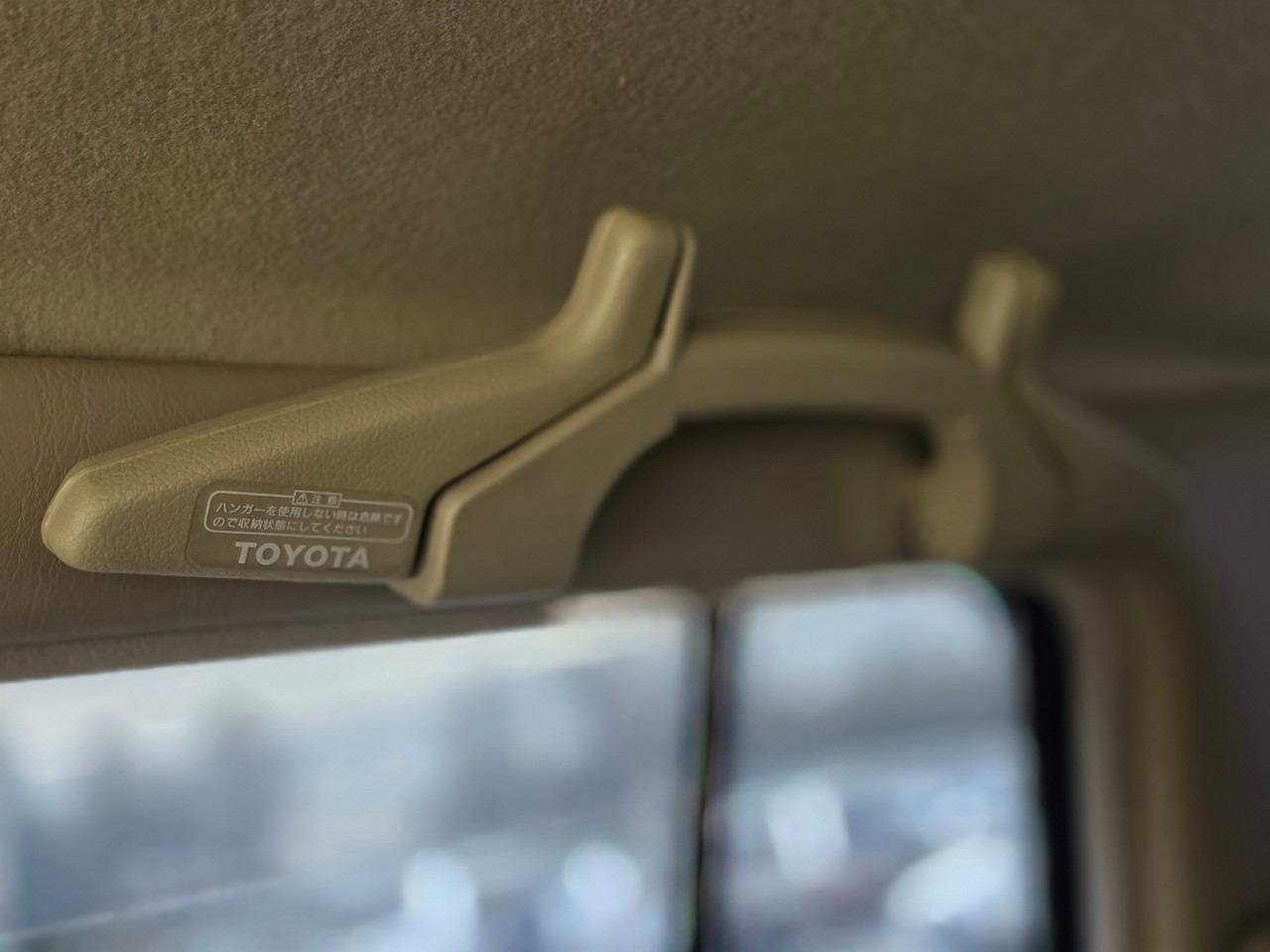 2000 Toyota Land Cruiser VX LTD