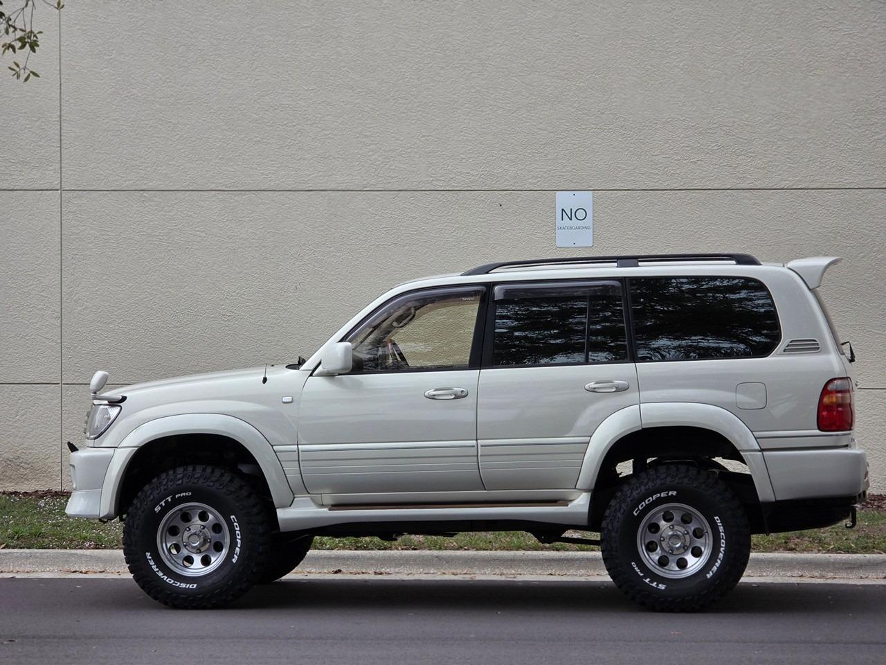 2000 Toyota Land Cruiser VX LTD