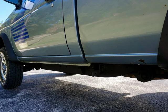 1990 Nissan Hardbody XE