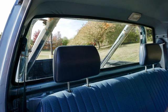 1990 Nissan Hardbody XE