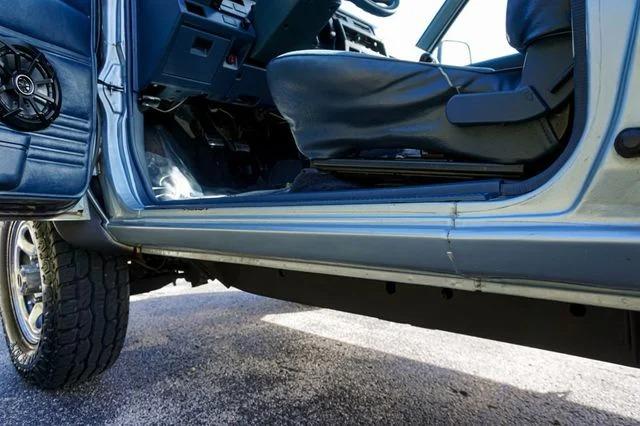 1990 Nissan Hardbody XE