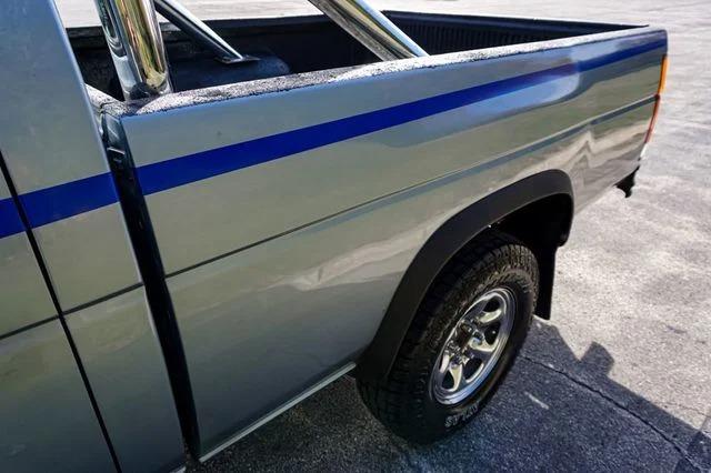 1990 Nissan Hardbody XE