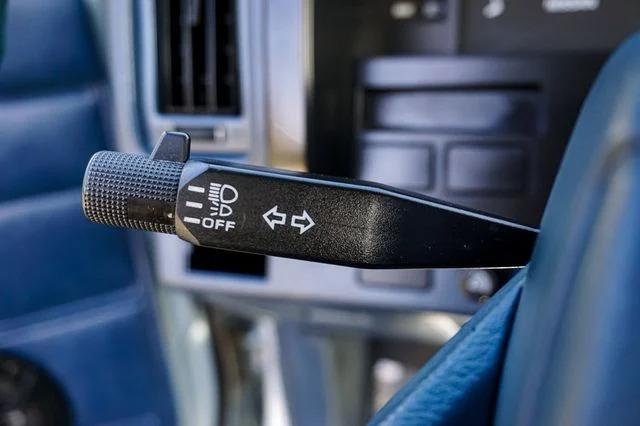 1990 Nissan Hardbody XE