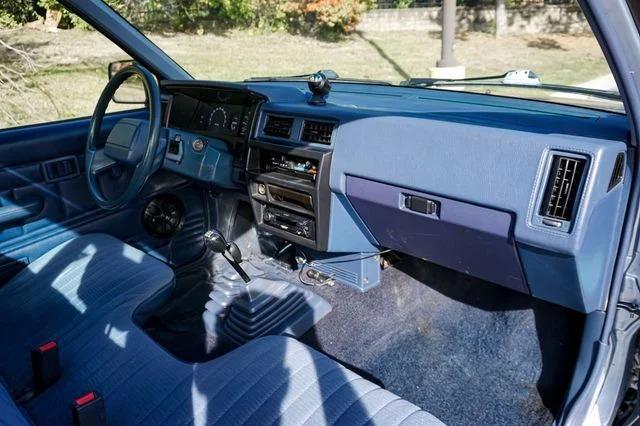 1990 Nissan Hardbody XE