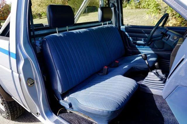 1990 Nissan Hardbody XE