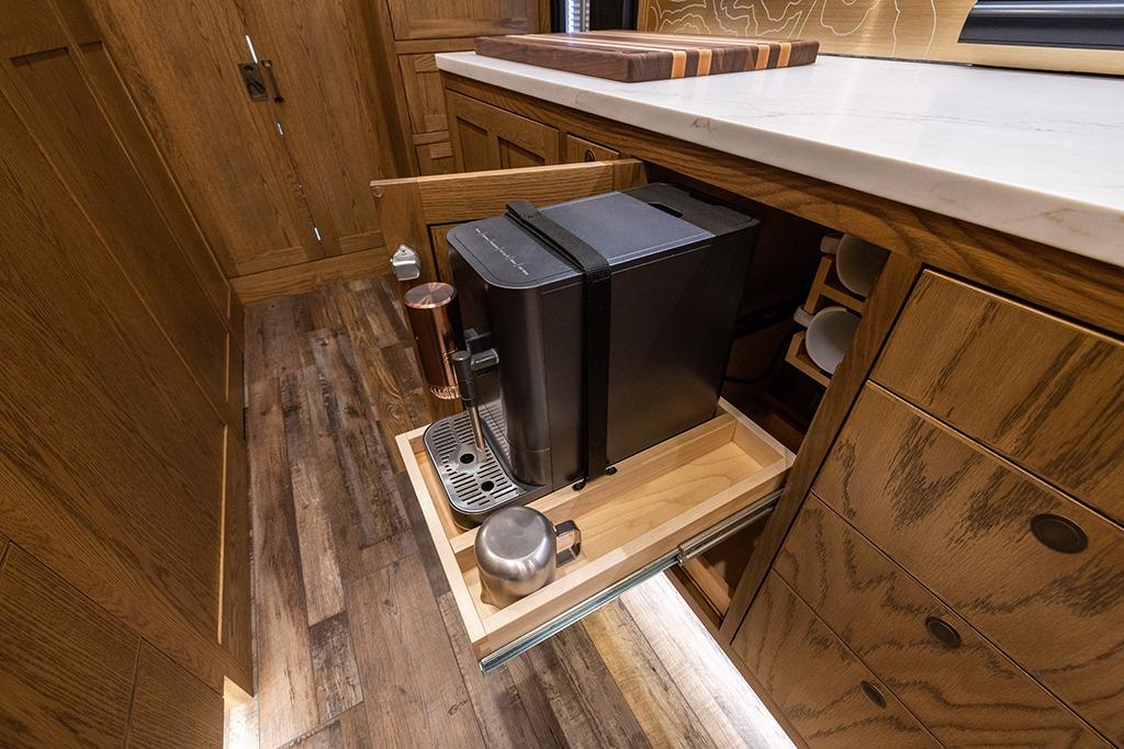 2025 EarthRoamer XV-SX-032