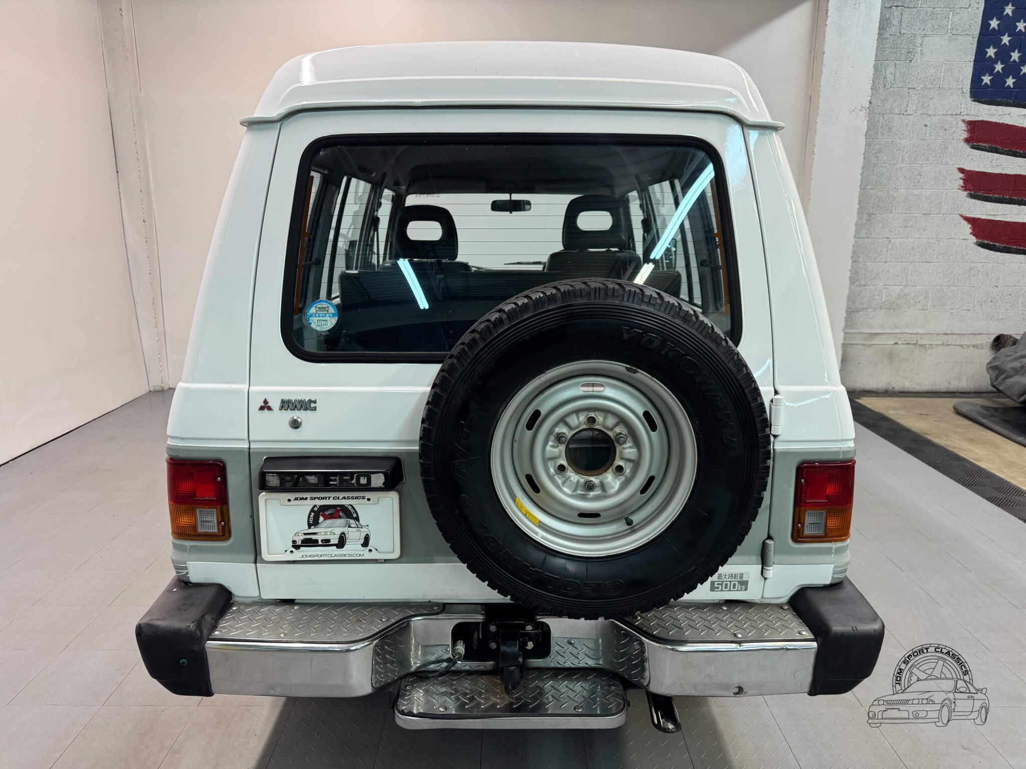 1989 Mitsubishi Pajero DX