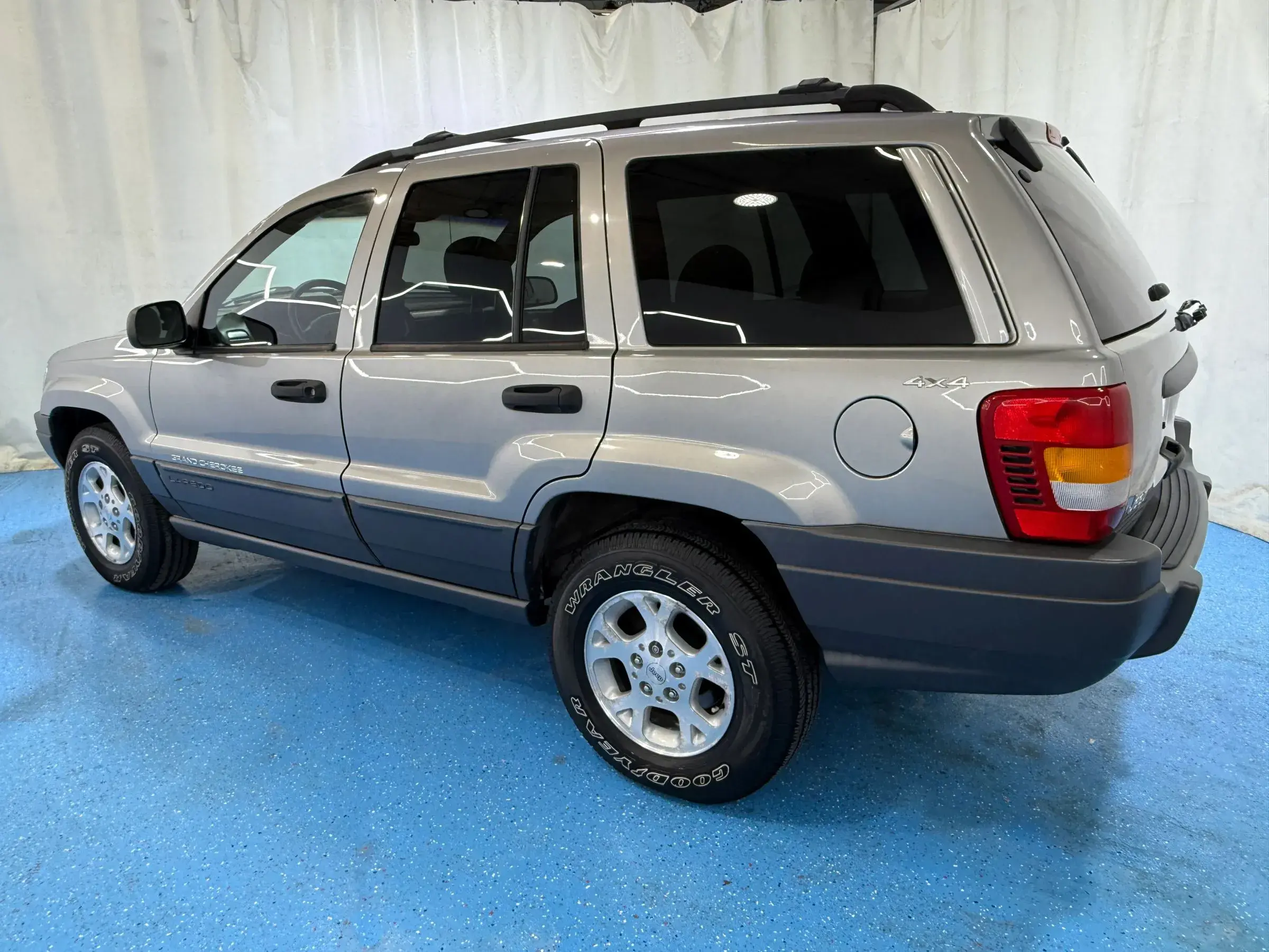 40k-Mile 2001 Jeep Grand Cherokee - 4
