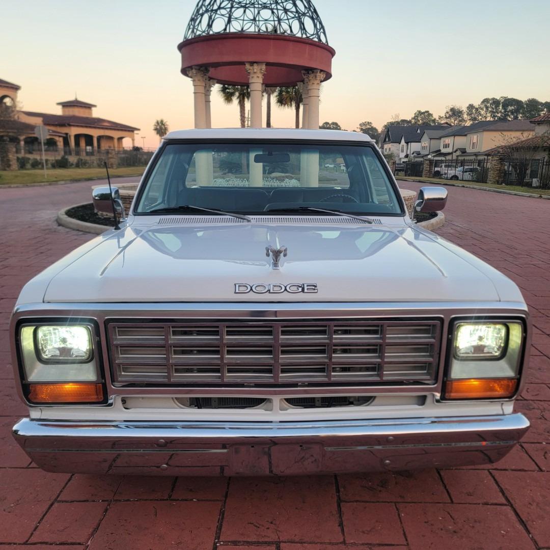1982 Dodge D150 Resto-Mod