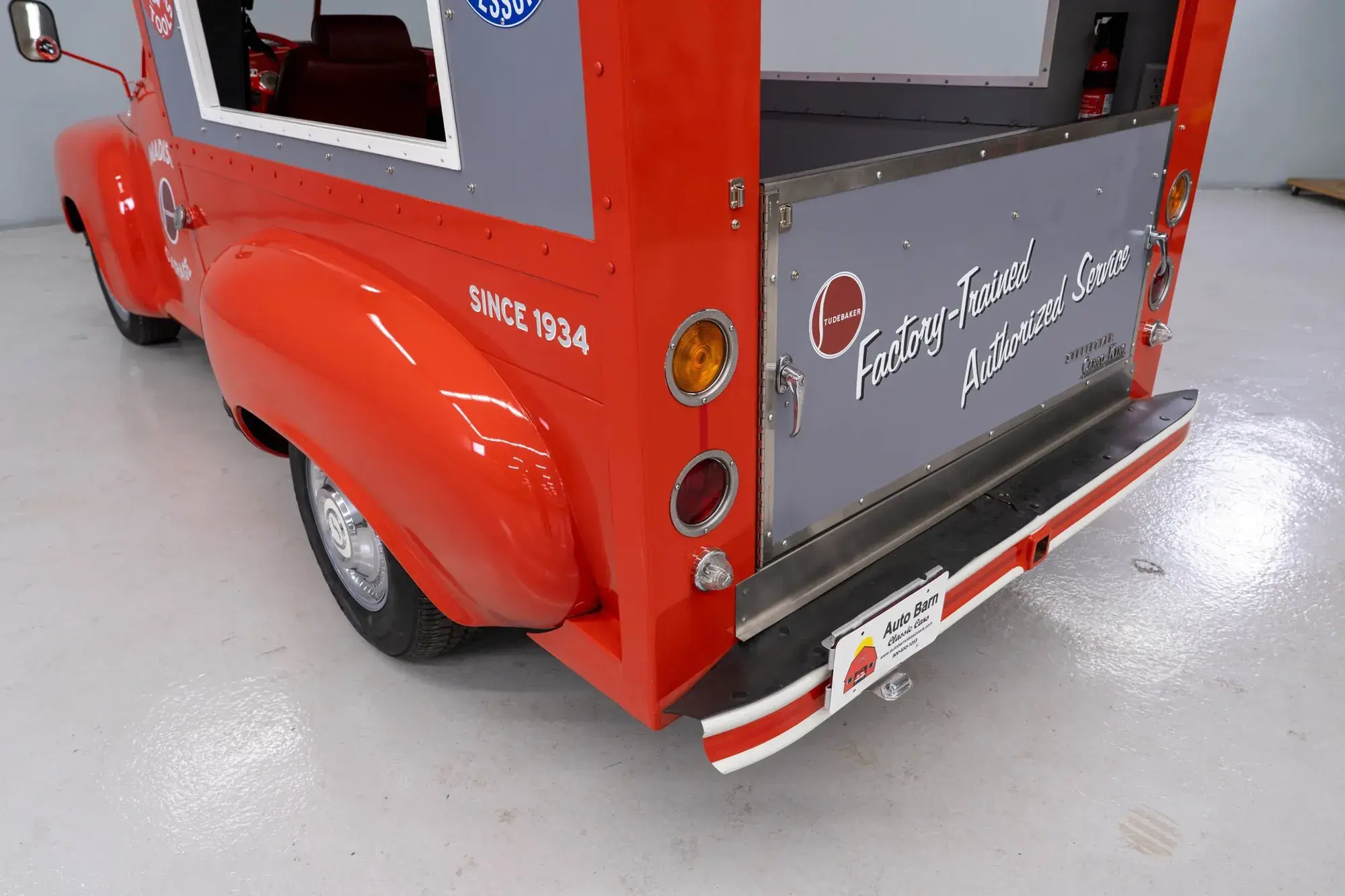 1952 Studebaker 2R5 Cargo Truck