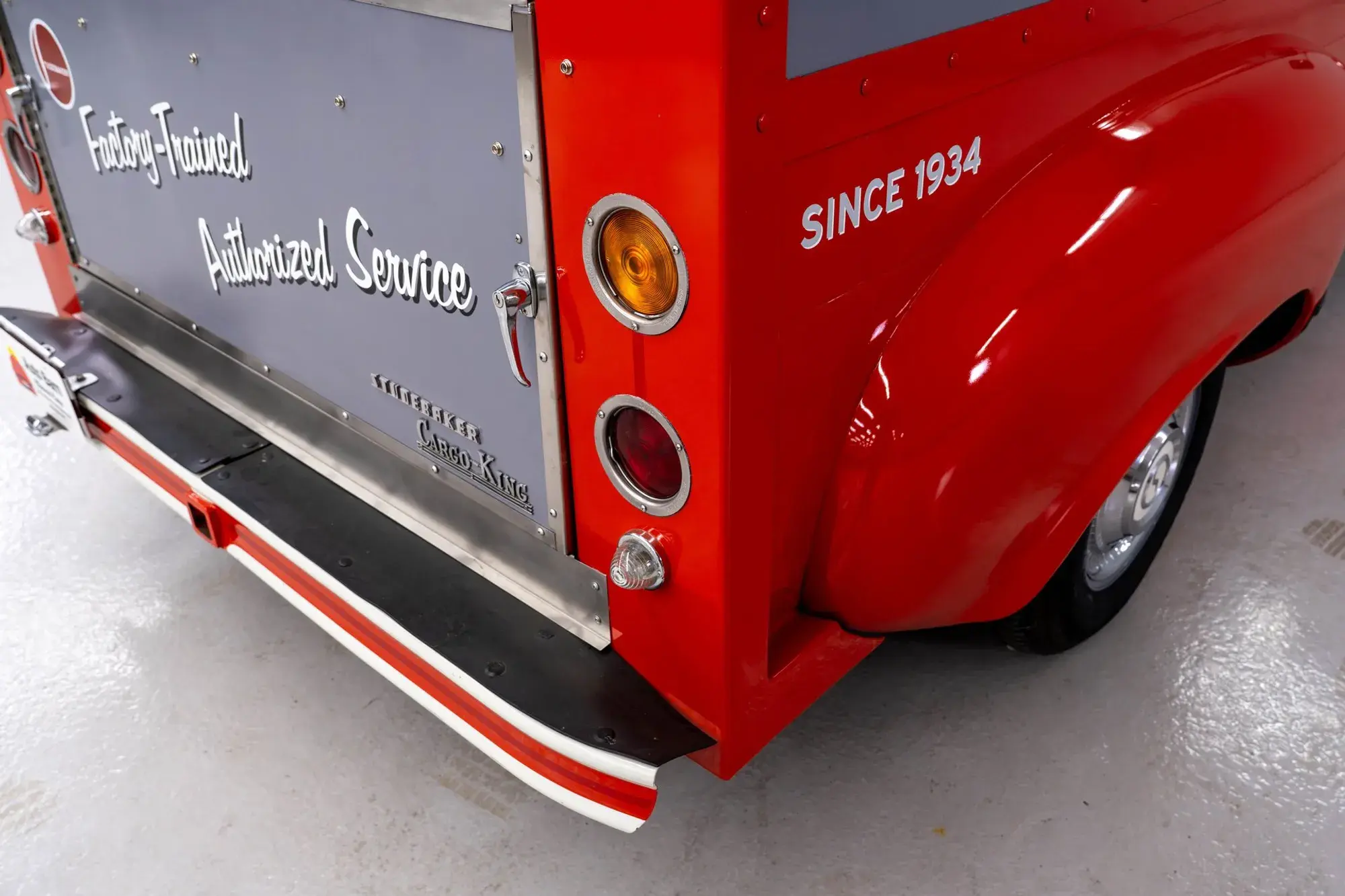 1952 Studebaker 2R5 Cargo Truck