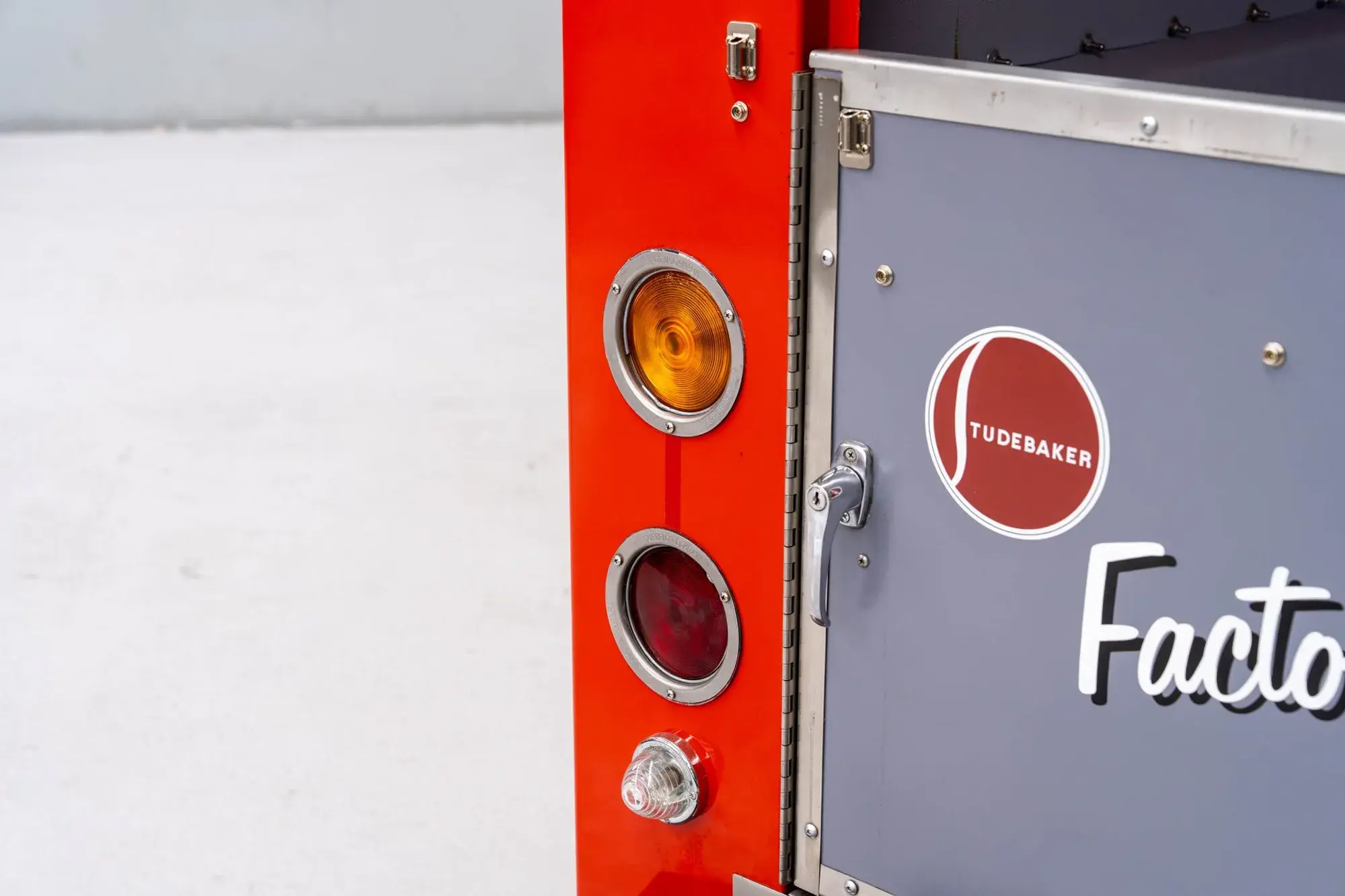 1952 Studebaker 2R5 Cargo Truck