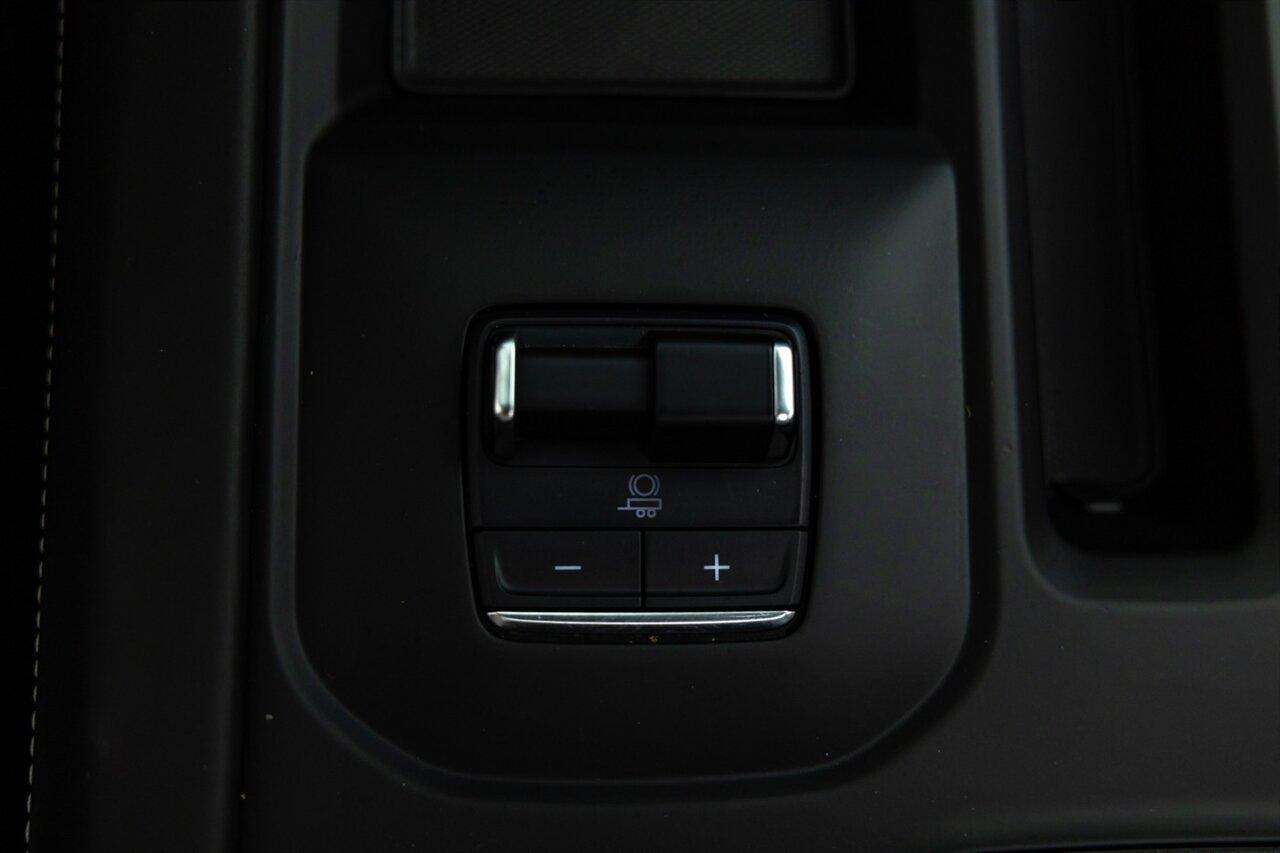 2025 GMC Sierra 2500HD AT4X