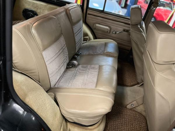 1990 Jeep Grand Wagoneer