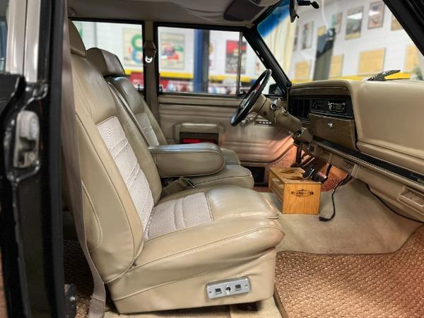 1990 Jeep Grand Wagoneer