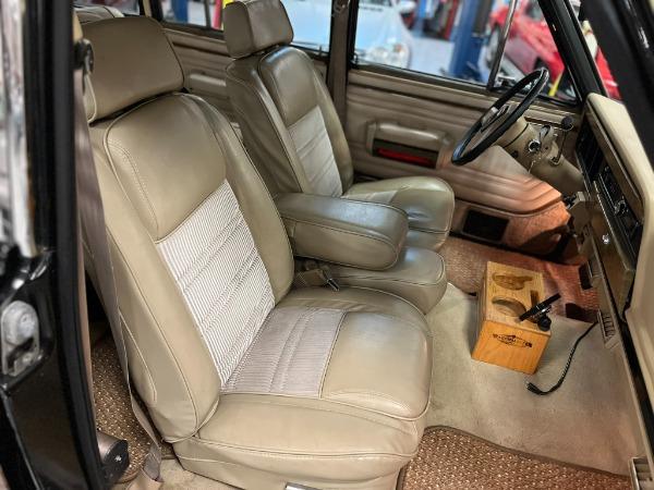 1990 Jeep Grand Wagoneer