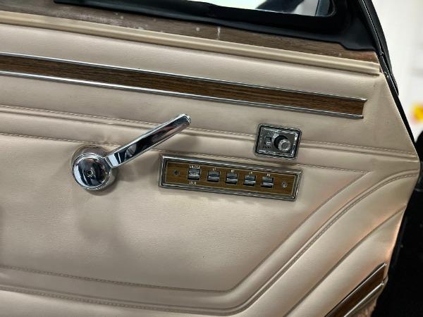 1990 Jeep Grand Wagoneer