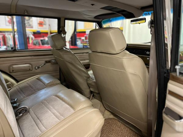 1990 Jeep Grand Wagoneer