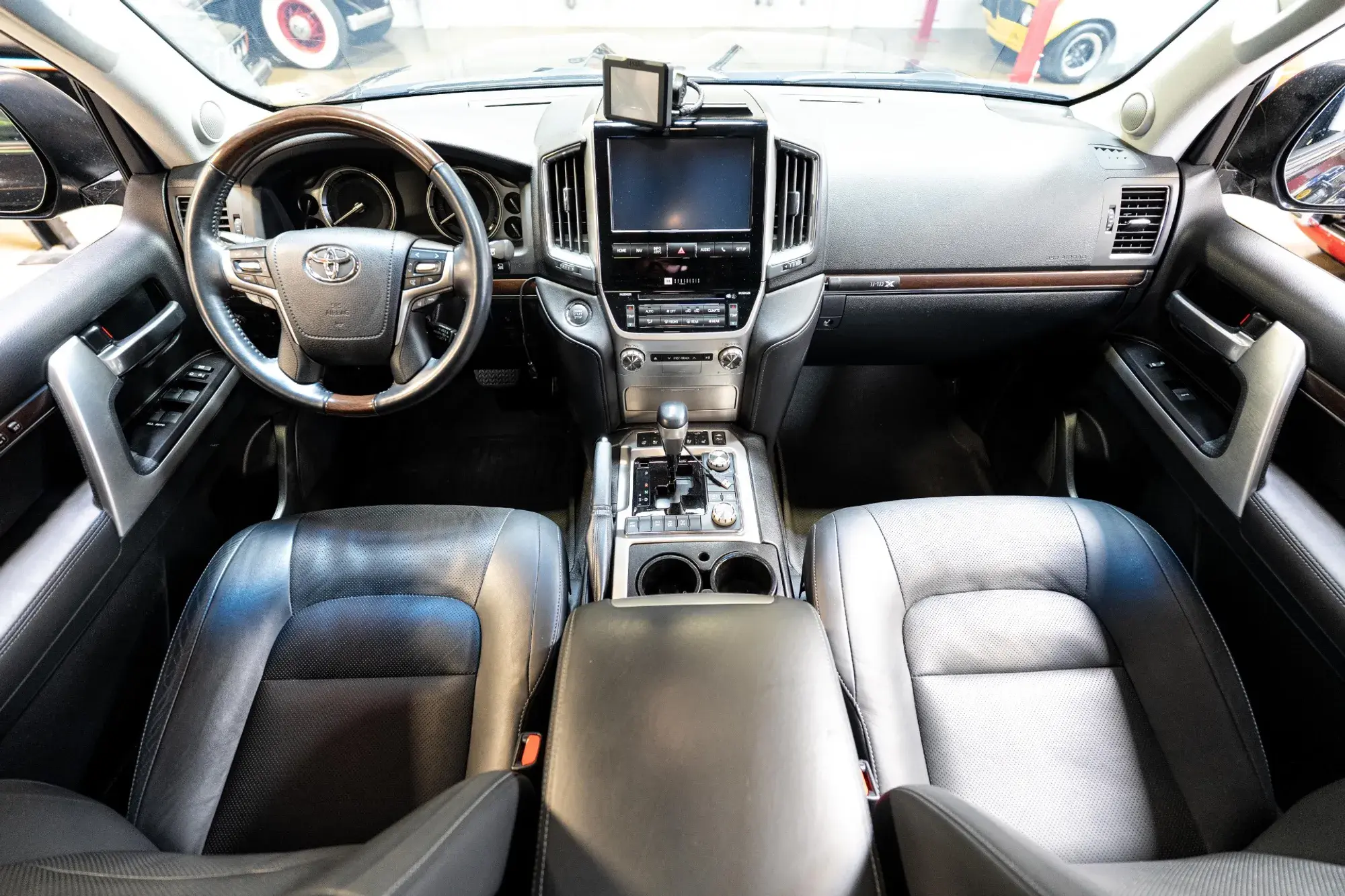 2019 Toyota Land Cruiser