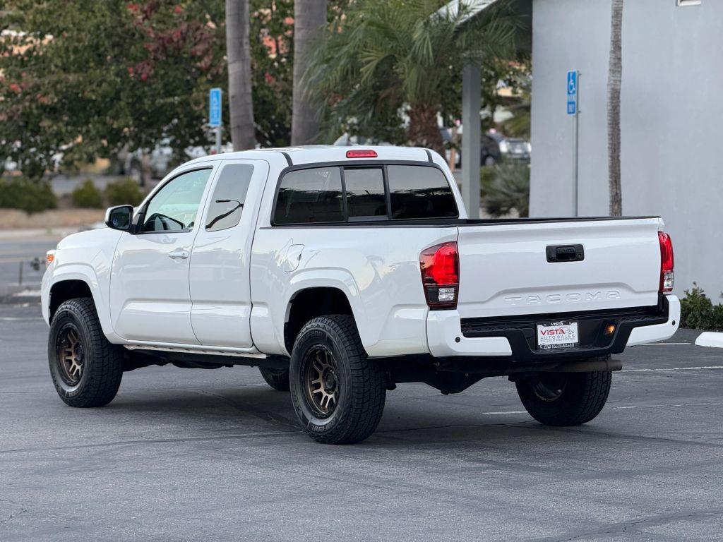 2022 Toyota Tacoma SR5 - 3