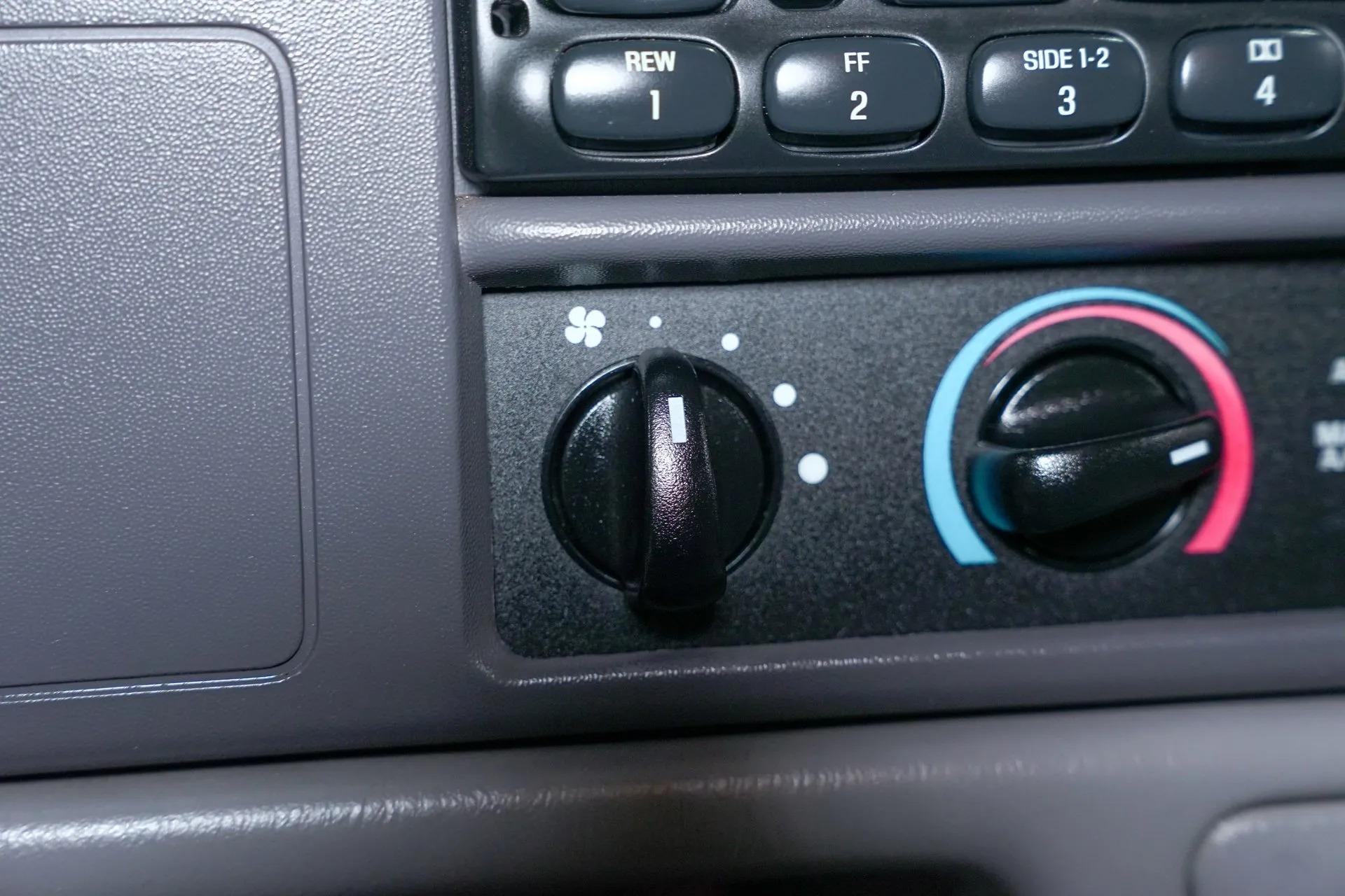 1999 Ford F-250 Super Duty XLT