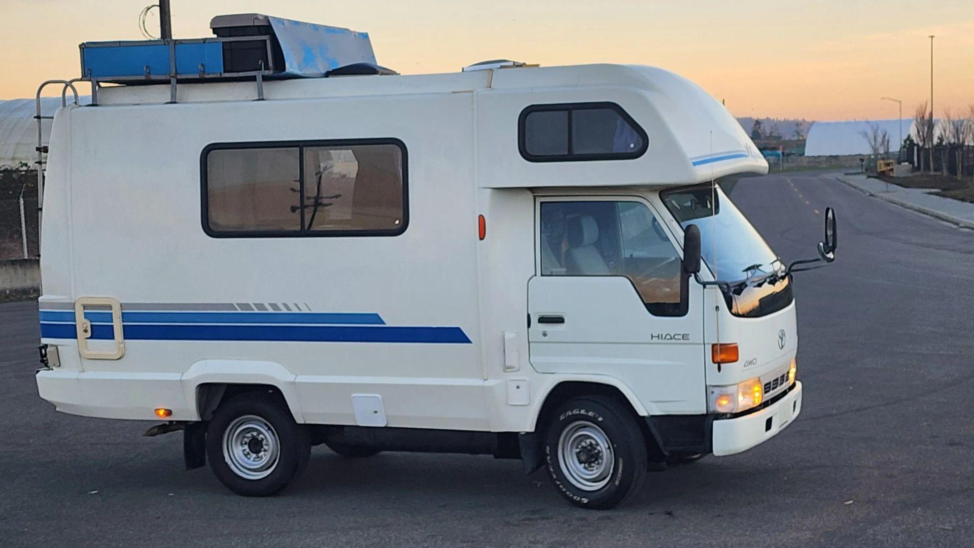 1996 Toyota HiAce Alimo (LY151)