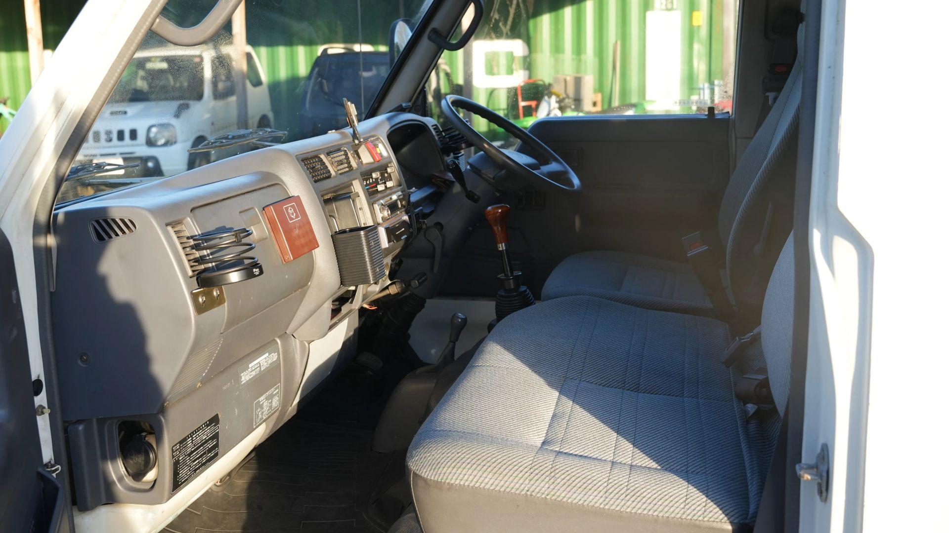 1996 Toyota HiAce Alimo (LY151)