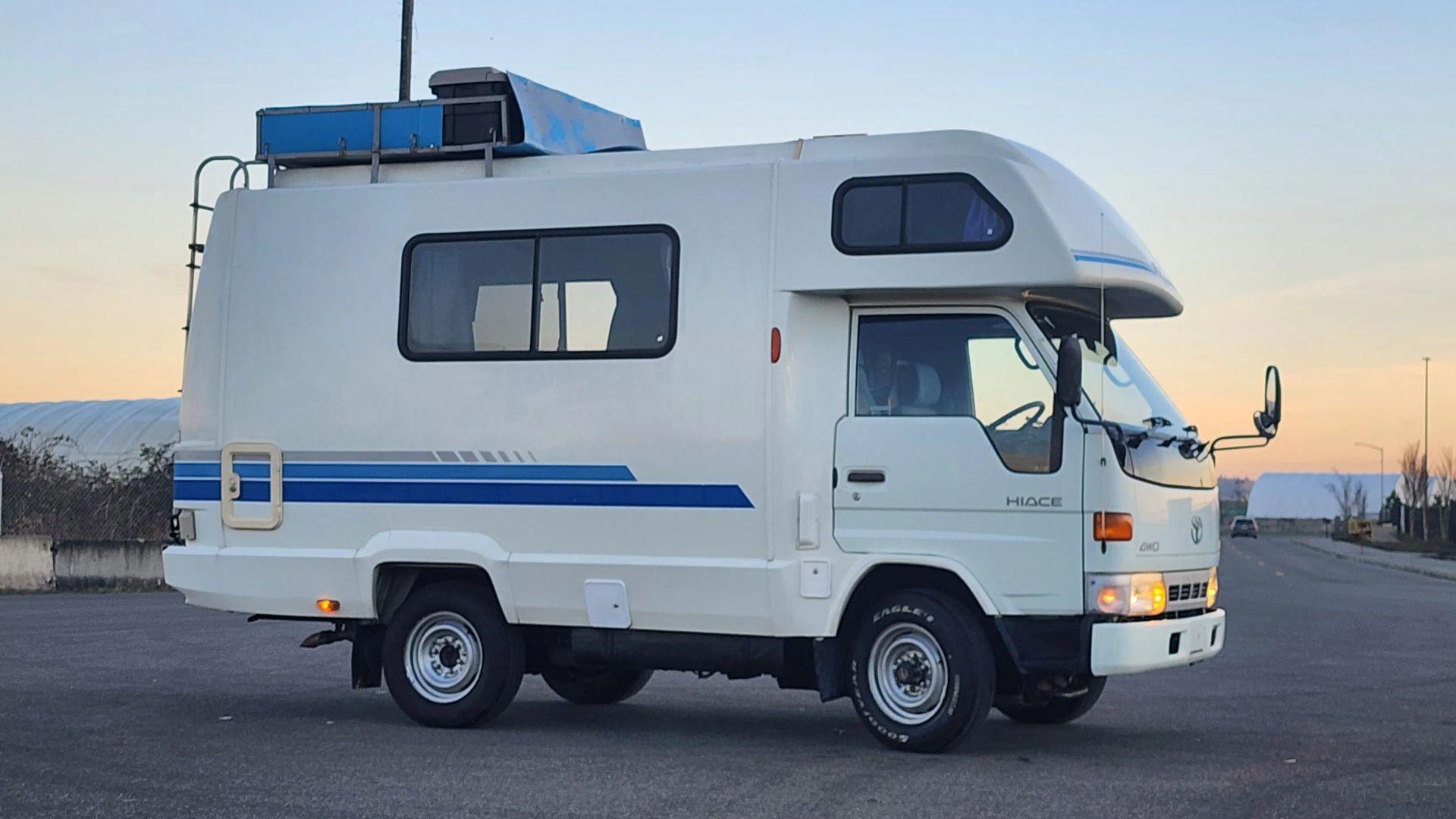 1996 Toyota HiAce Alimo (LY151)