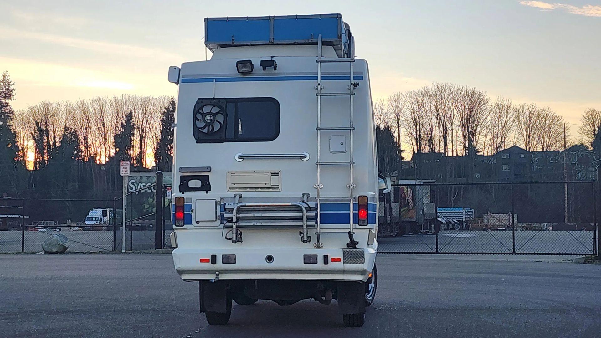 1996 Toyota HiAce Alimo (LY151)