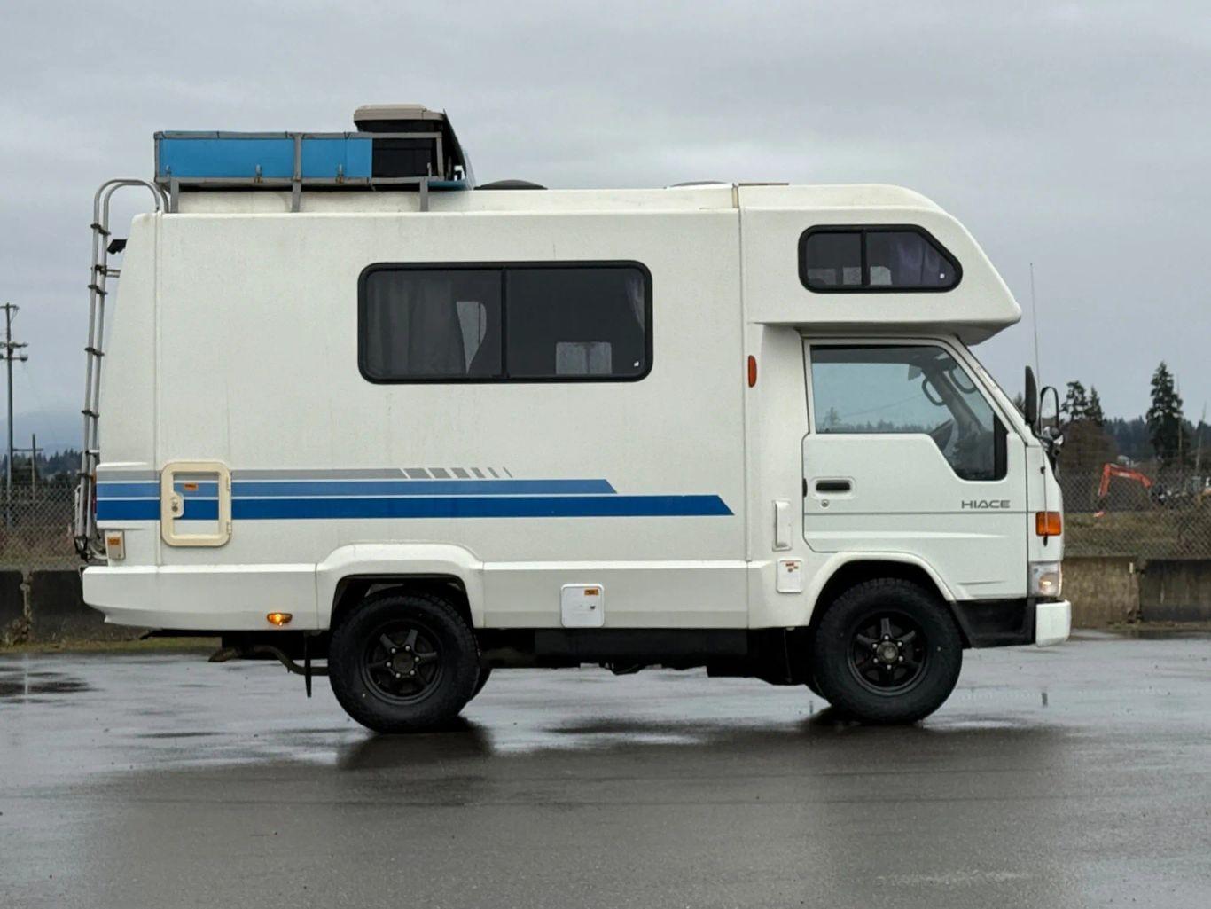  Toyota HiAce