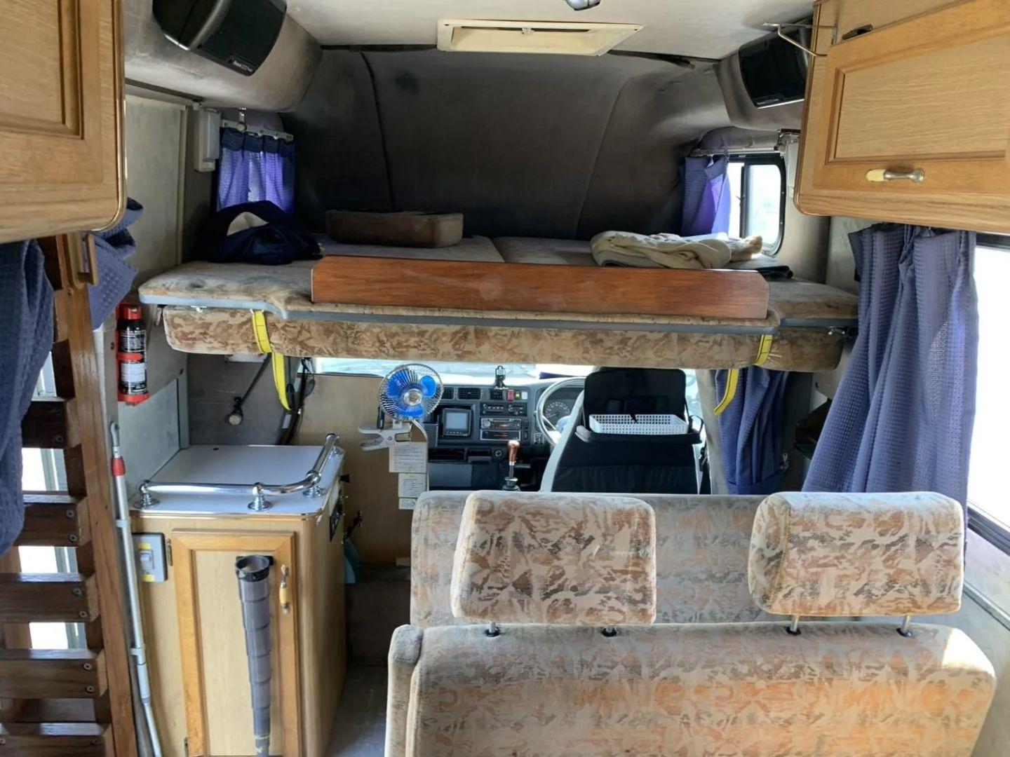 1996 Toyota HiAce Alimo (LY151)