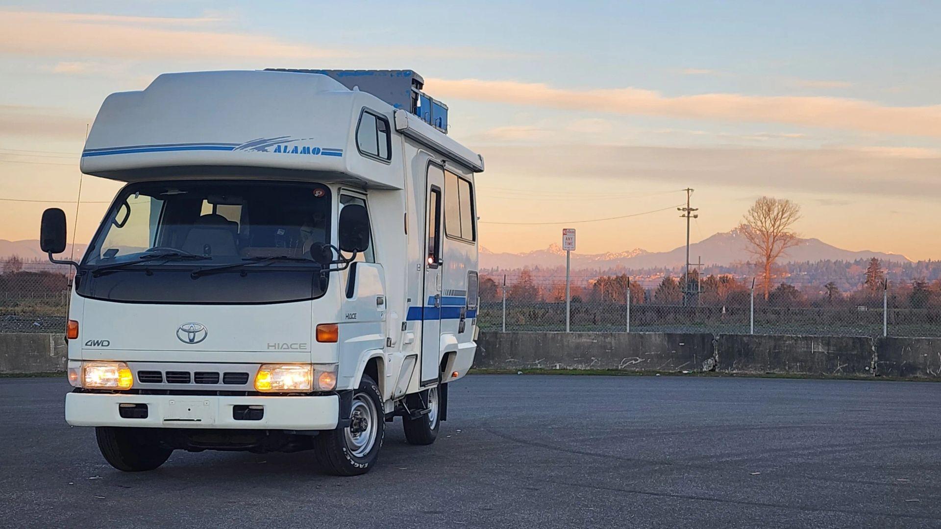 1996 Toyota HiAce Alimo (LY151)