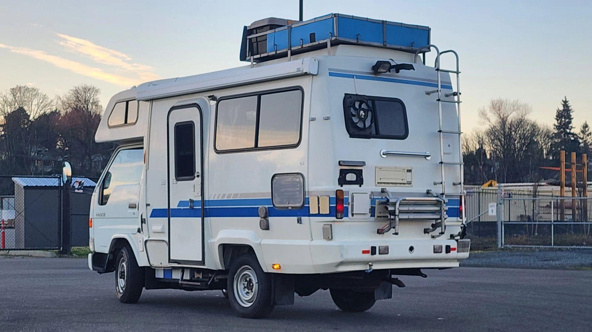 1996 Toyota HiAce Alimo (LY151)