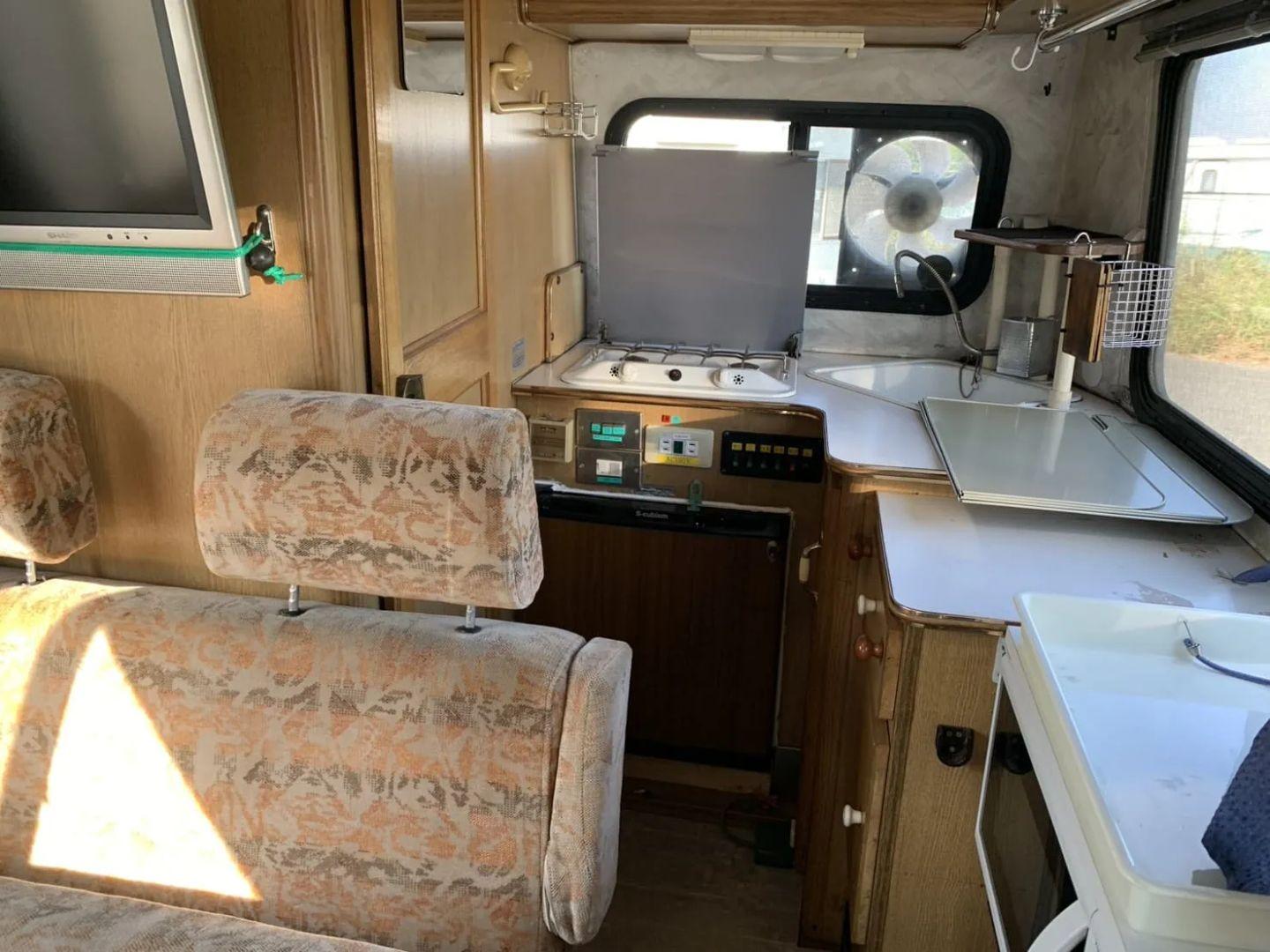 1996 Toyota HiAce Alimo (LY151)