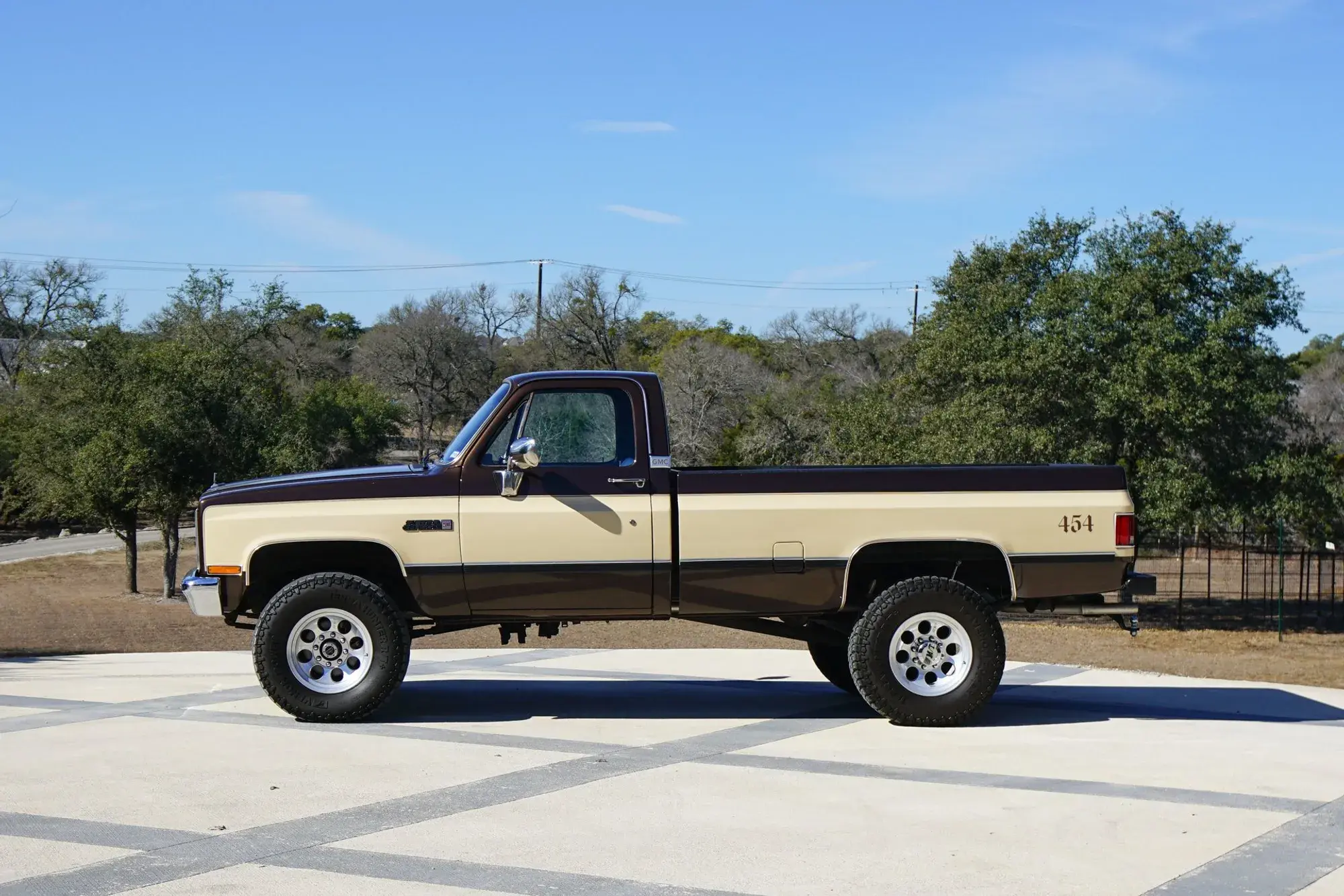1983 GMC K2500 Sierra Classic - 4