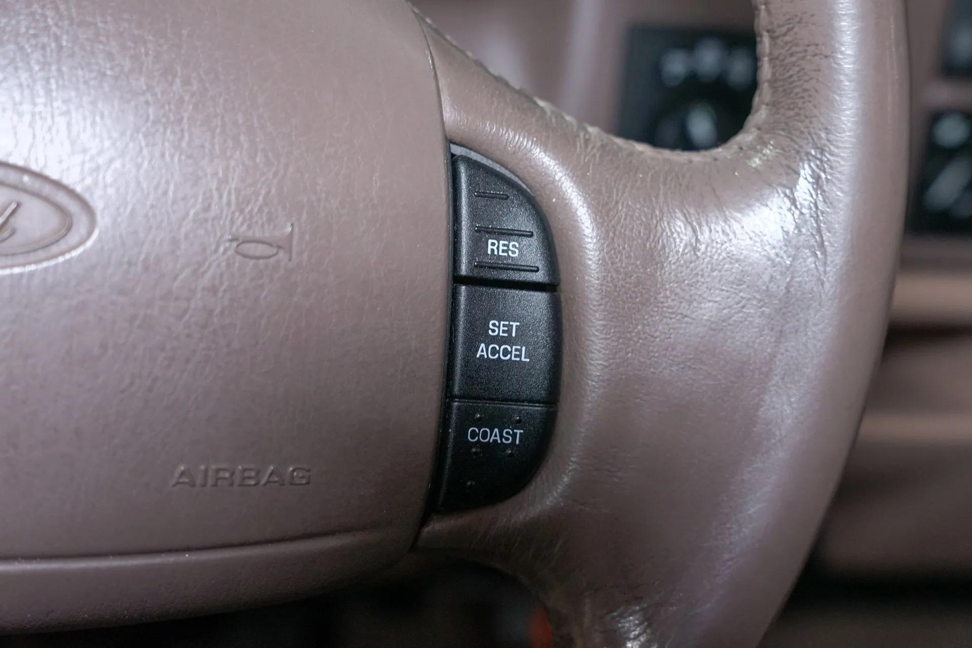 1999 Ford F-350 Super Duty Lariat