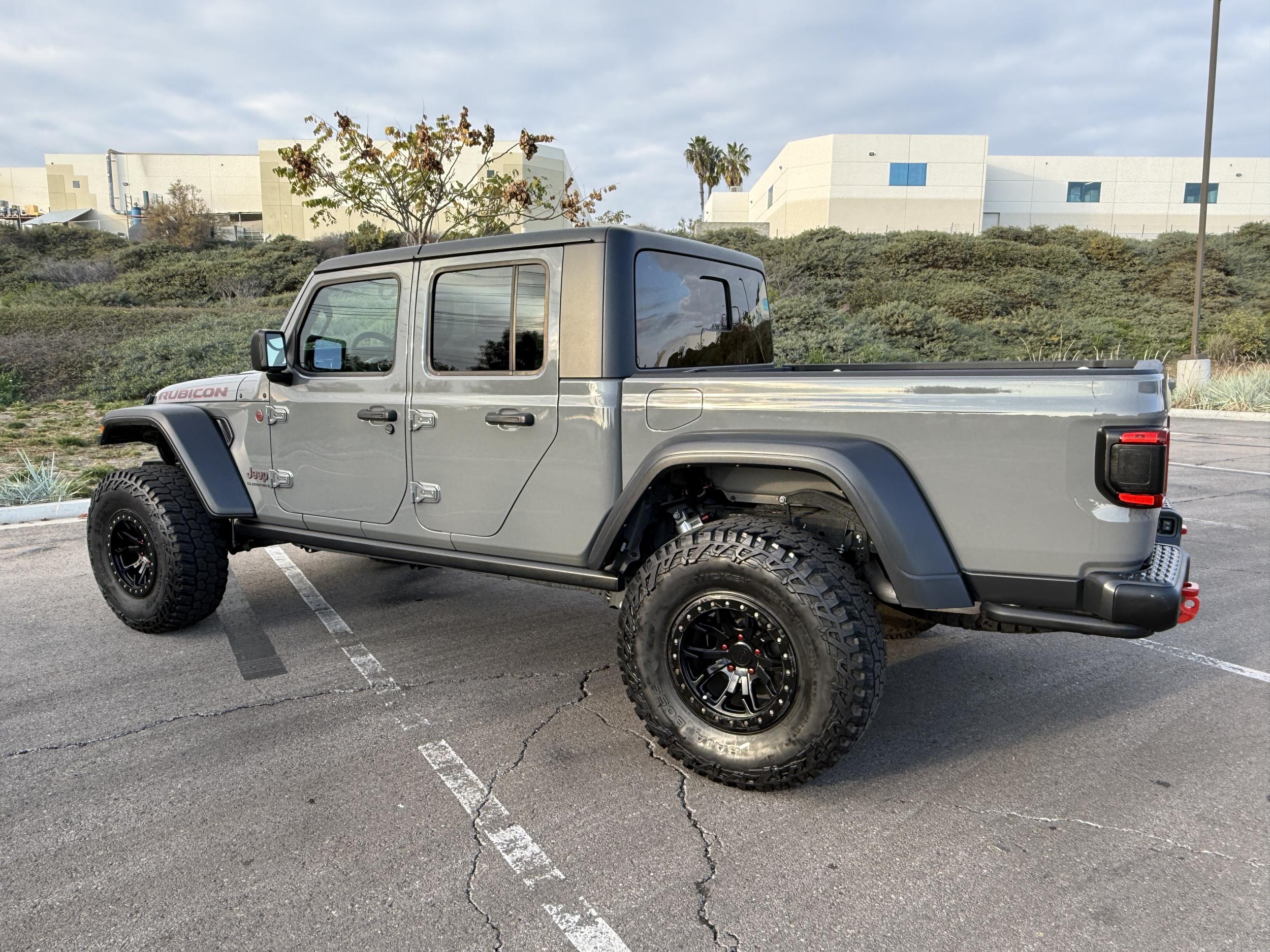 2023 Jeep Gladiator
