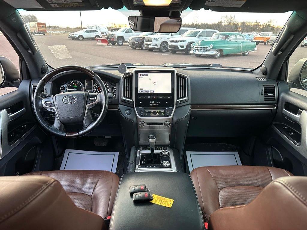 2016 Toyota Land Cruiser