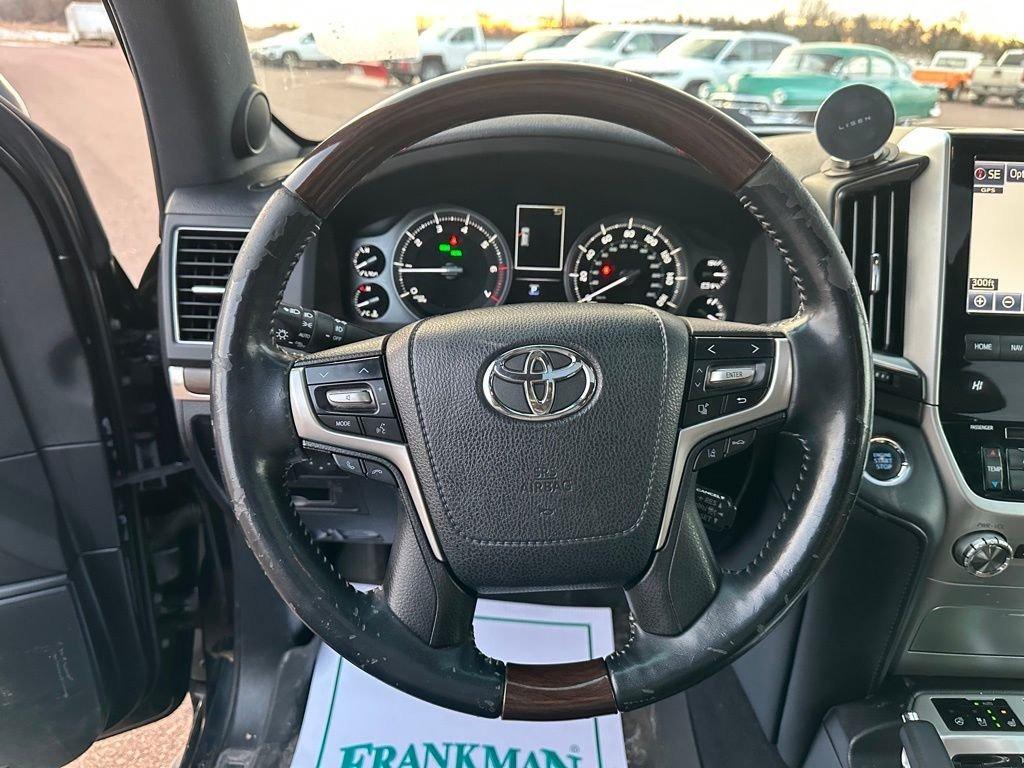 2016 Toyota Land Cruiser