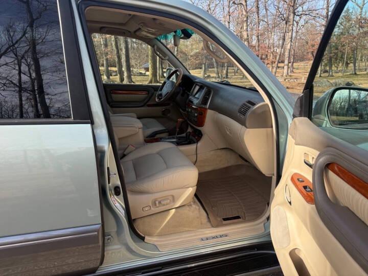 2004 Lexus LX 470
