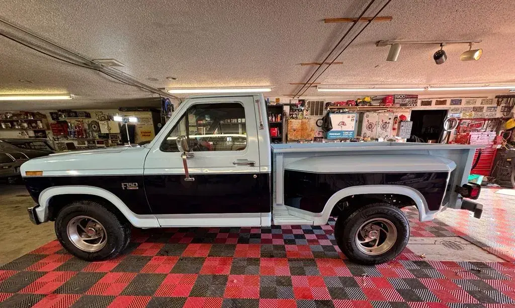 1985 Ford F-150 XL - 2